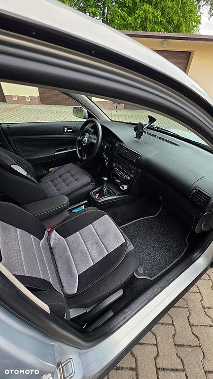 Volkswagen Passat 1.9 TDI Comfortline - 11