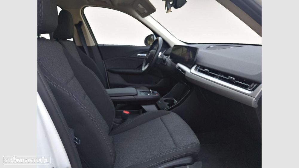 BMW iX1 xDrive30 — fotografia 10