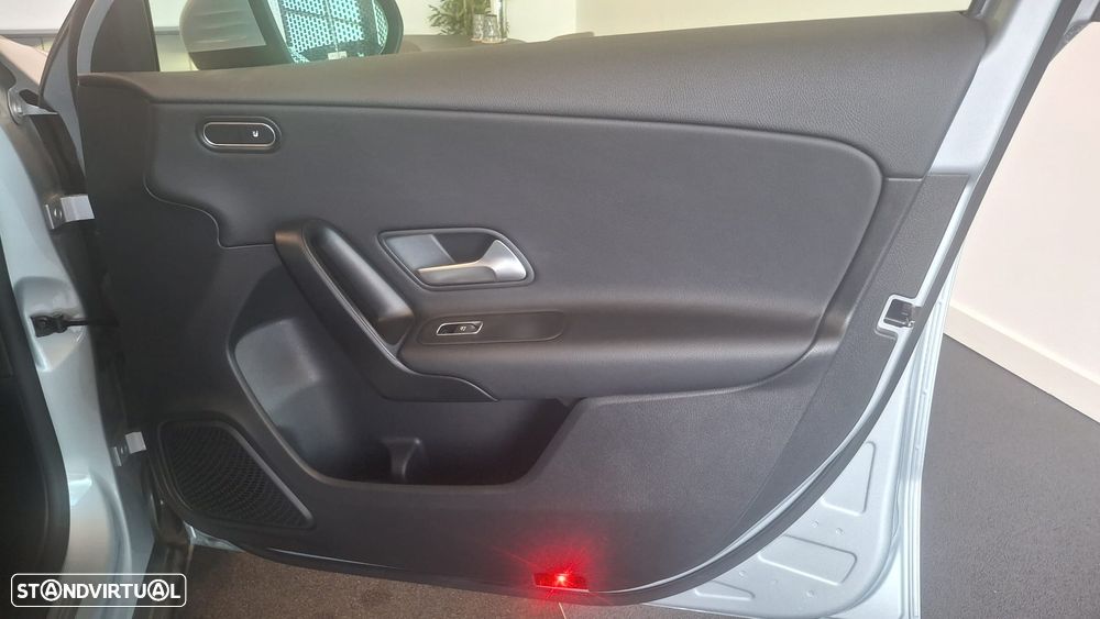 Mercedes-Benz A 250 e - 16