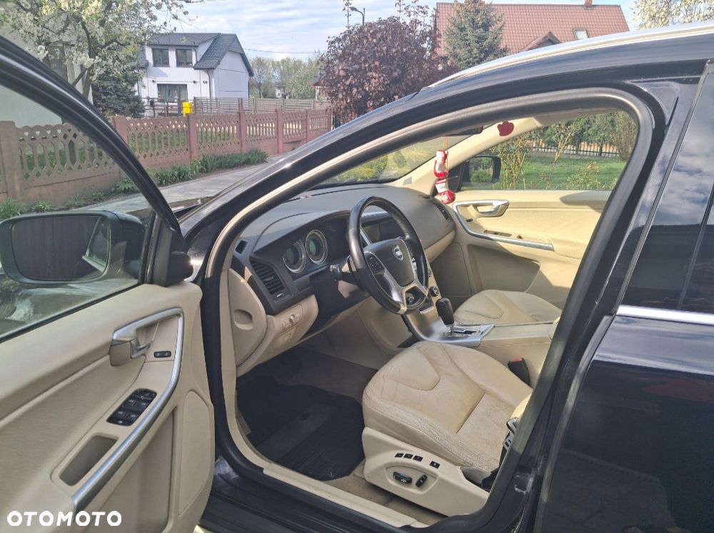 Volvo XC 60 2.4D AWD Momentum - 9