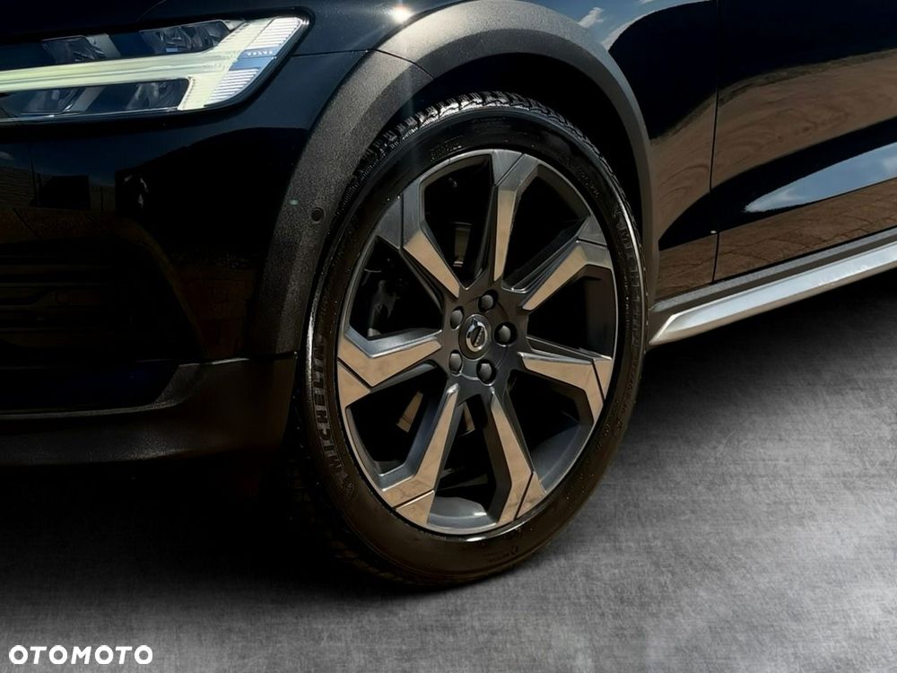 Volvo V60 Cross Country - 10