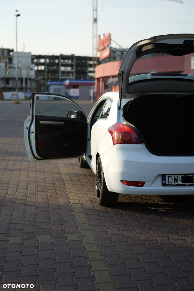Kia ProCeed 1.4 L - 13