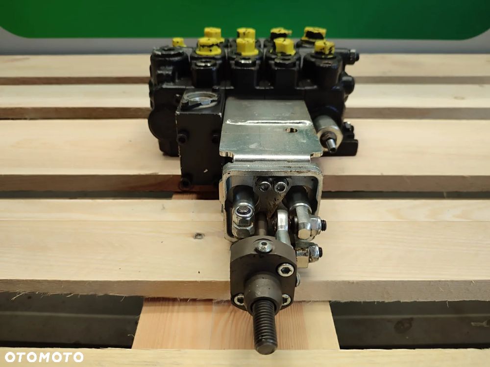 Rozdzielacz hydrauliczny 2000221230 BUCHER - 2