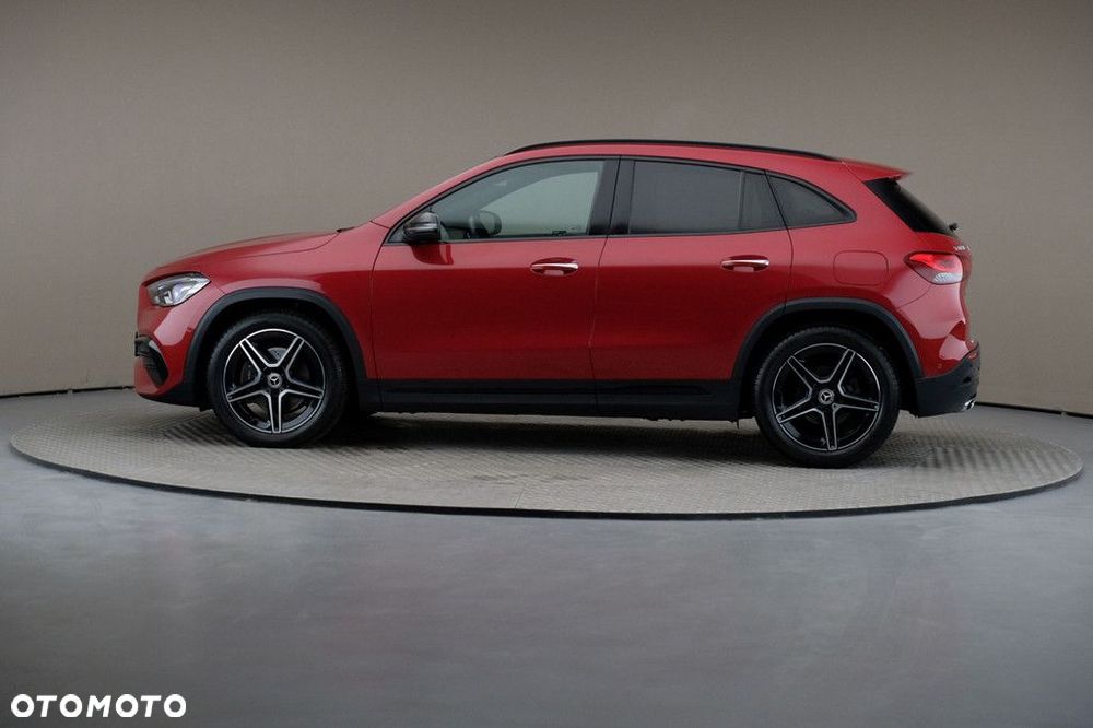 Mercedes-Benz GLA - 4