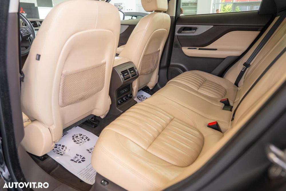 Jaguar F-Pace 30d AWD 300 Sport - 25
