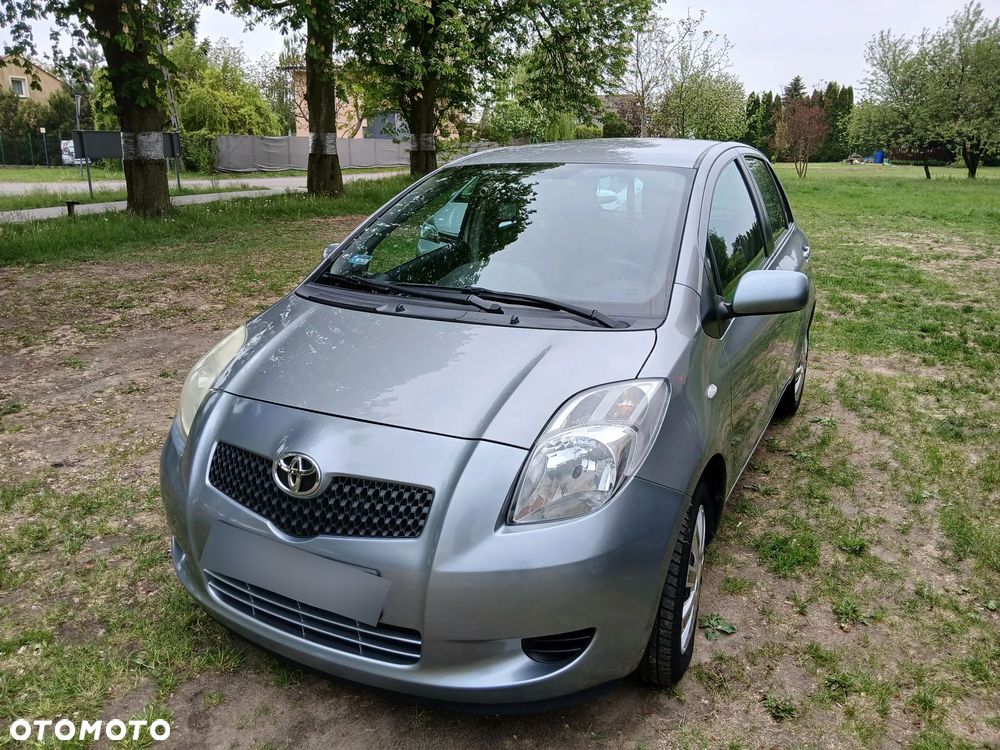 Toyota Yaris - 1