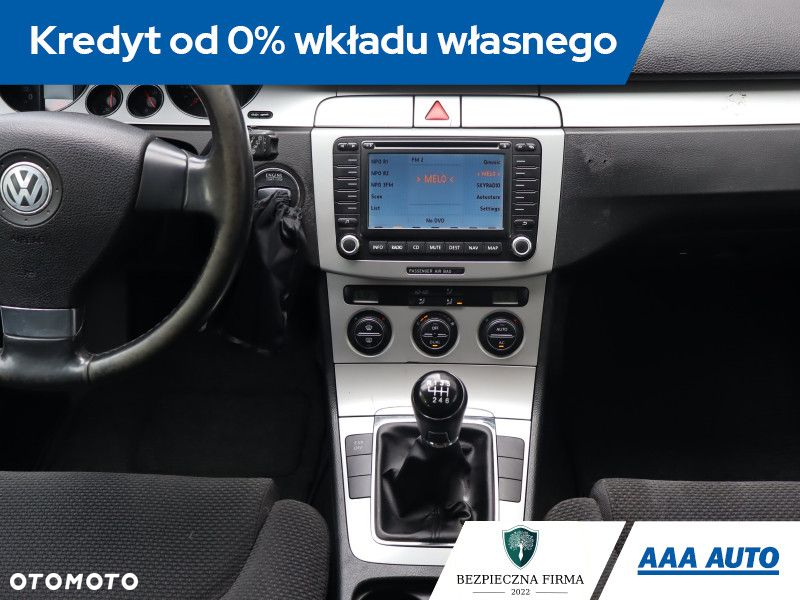 Volkswagen Passat - 13