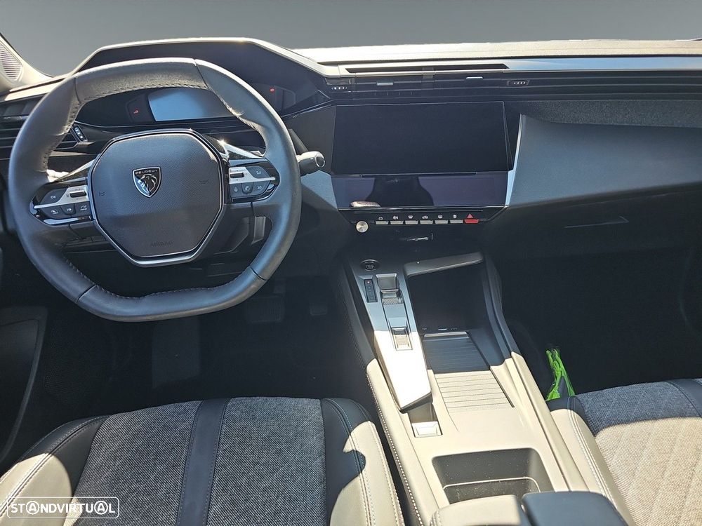 Peugeot 408 1.2 PureTech Allure EAT8 - 11
