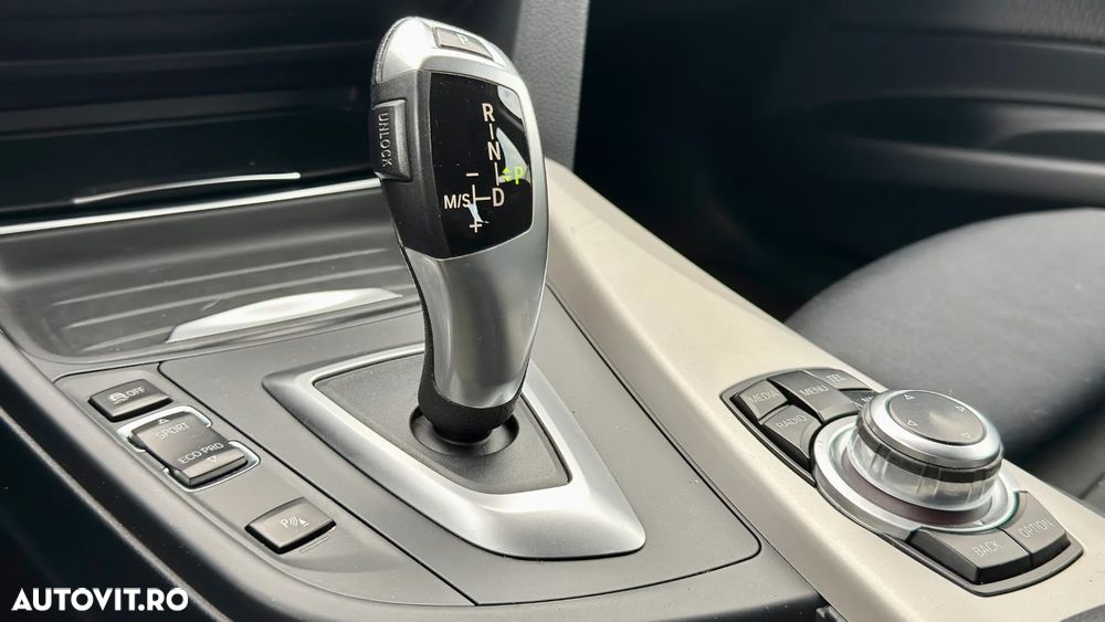 BMW Seria 3 320d Aut. Sport Line - 22