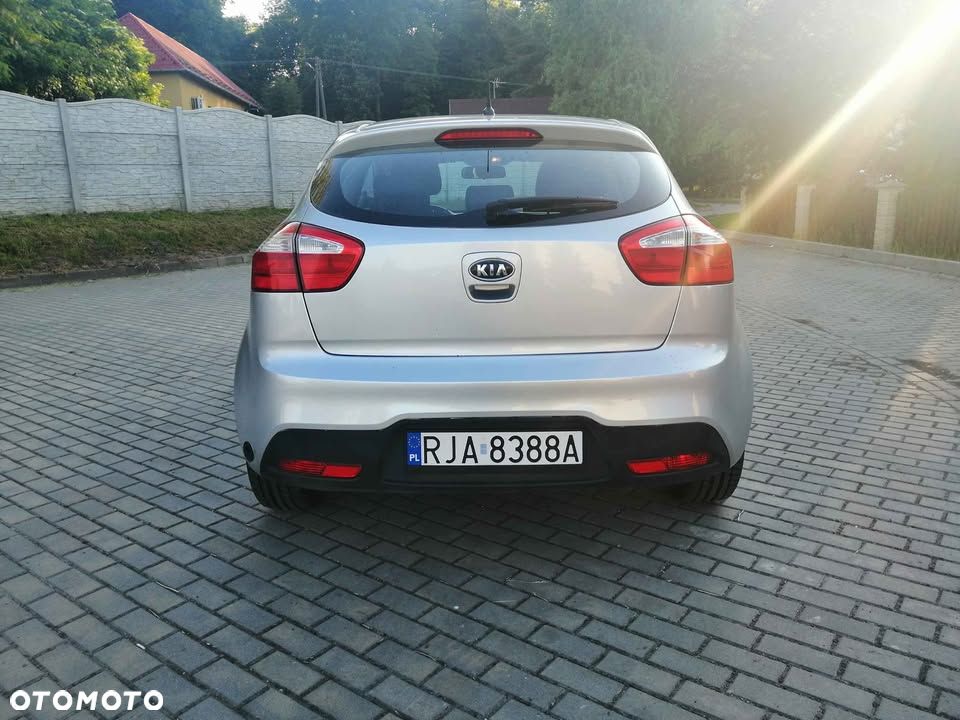 Kia Rio 1.4 L - 3