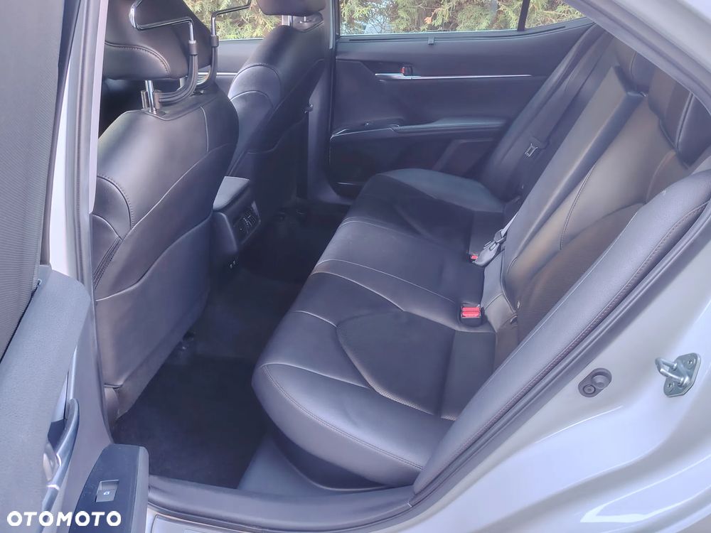 Toyota Camry 2.5 Hybrid Executive CVT - 17