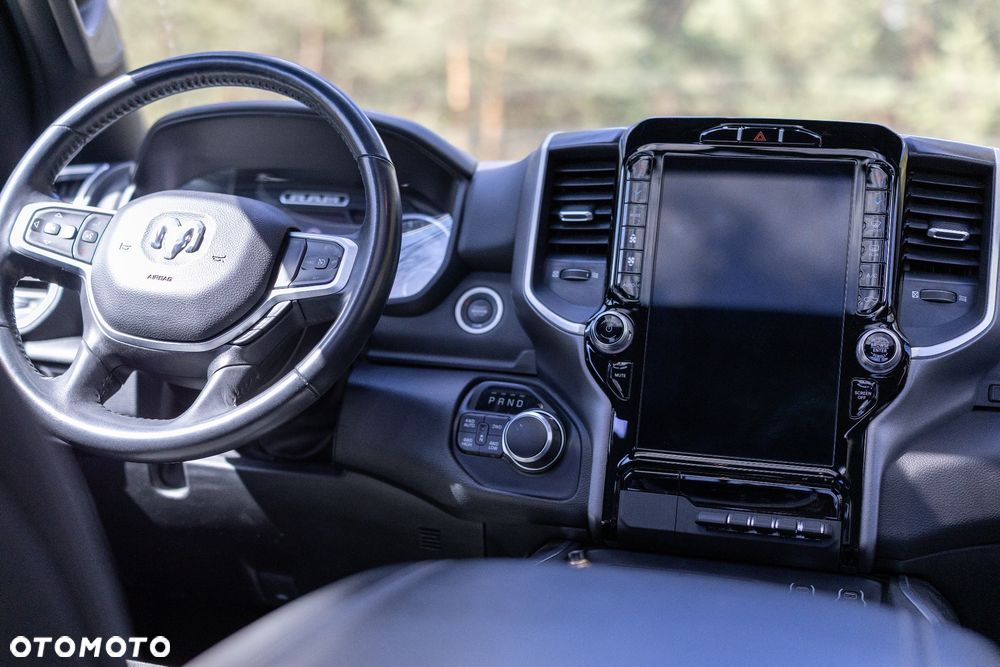 RAM 1500 5.7 Crew Cab Bighorn - 12