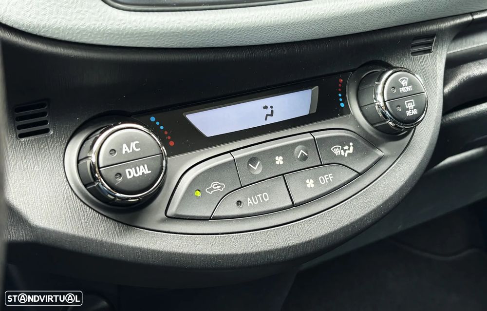 Toyota Yaris 1.5 HSD Comfort+P.Style - 28