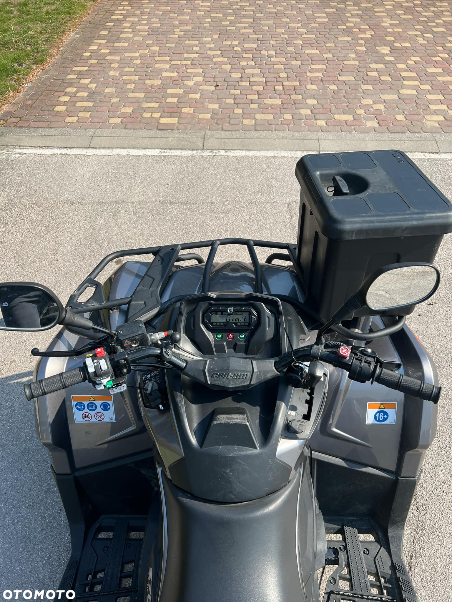 Can-Am Outlander Max - 12