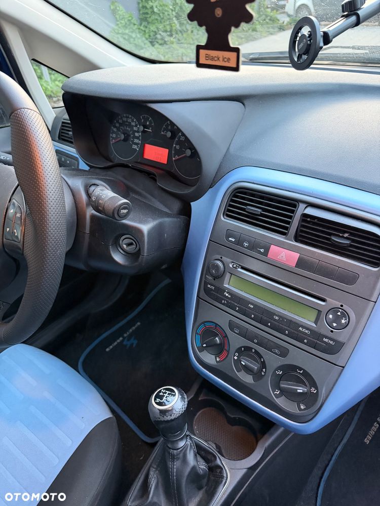 Fiat Punto 1.4 16V Dynamic - 7
