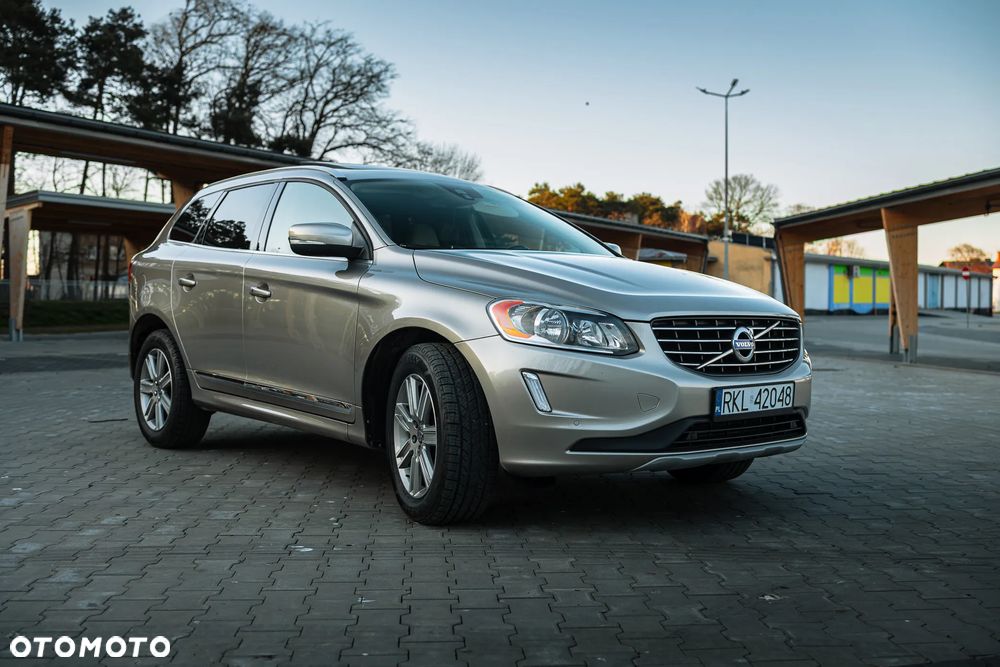 Volvo XC 60 T6 AWD Drive-E Momentum - 5
