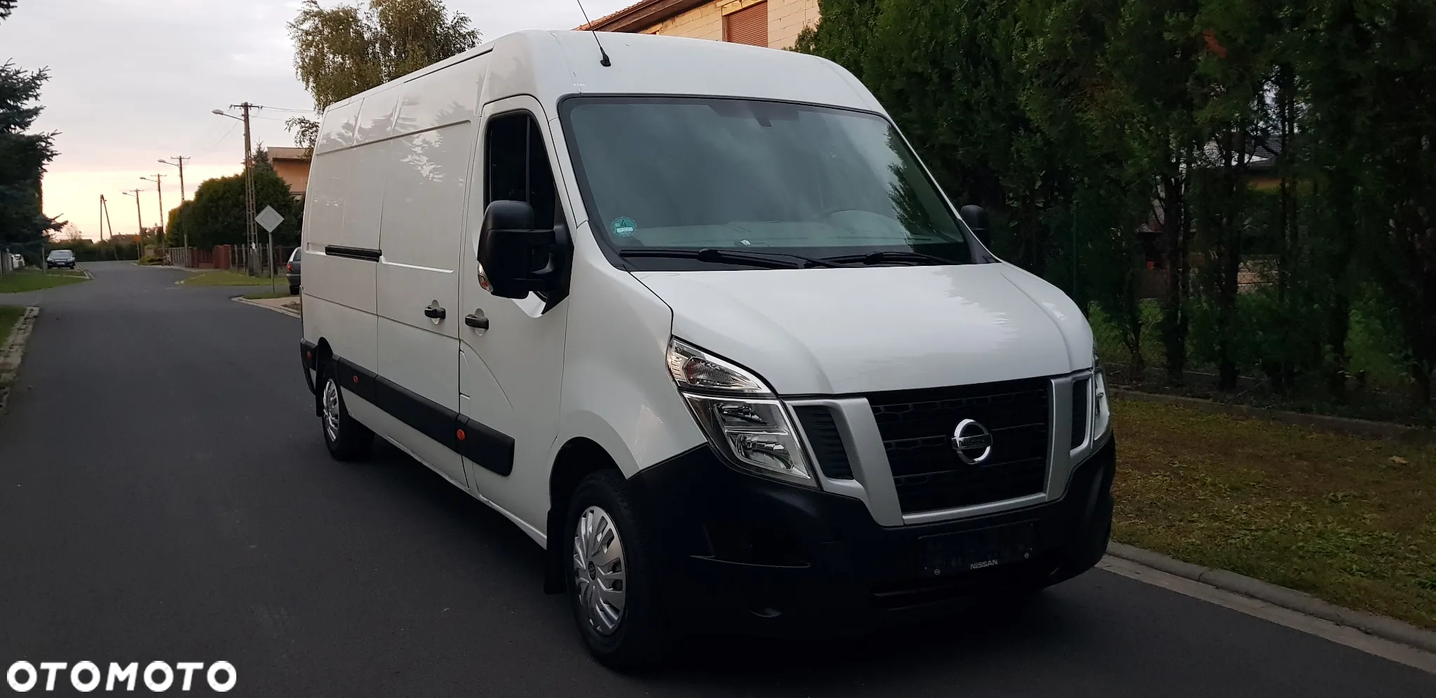 Nissan NV 400 - 5
