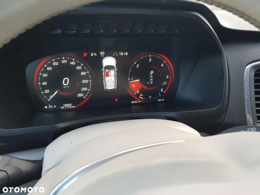 Volvo XC 90 D5 AWD Geartronic Momentum - 13