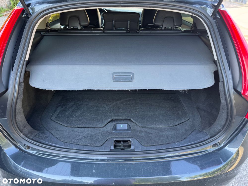 Volvo V60 D3 Momentum - 24