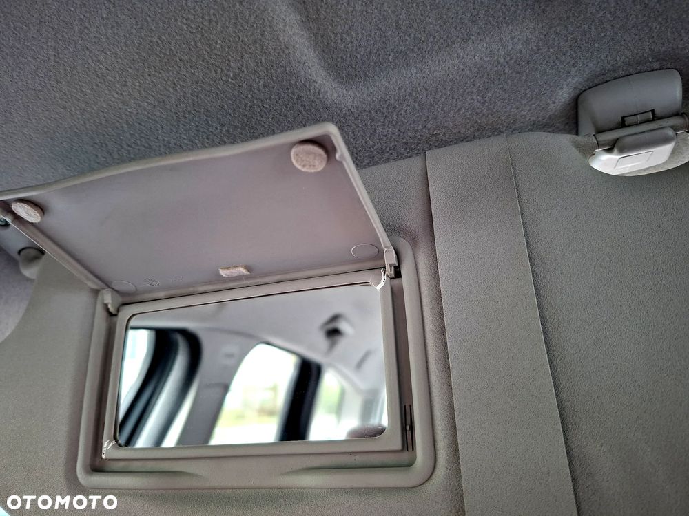 Ford Focus 1.6 16V Style+ - 25