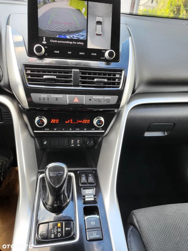 Mitsubishi Eclipse Cross Plug-In Hybrid 4WD Intro Edition - 13