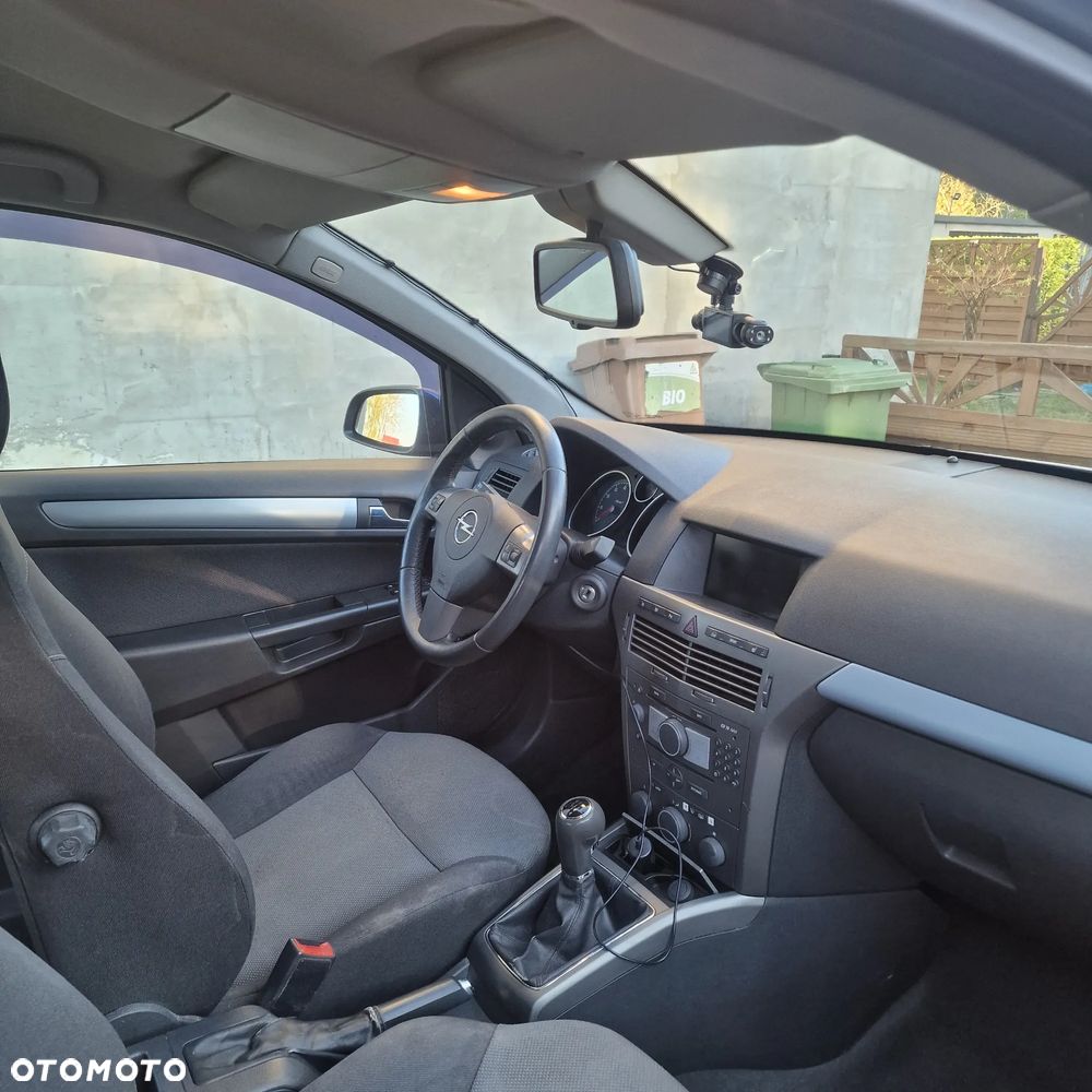 Opel Astra 1.8 Sport - 11