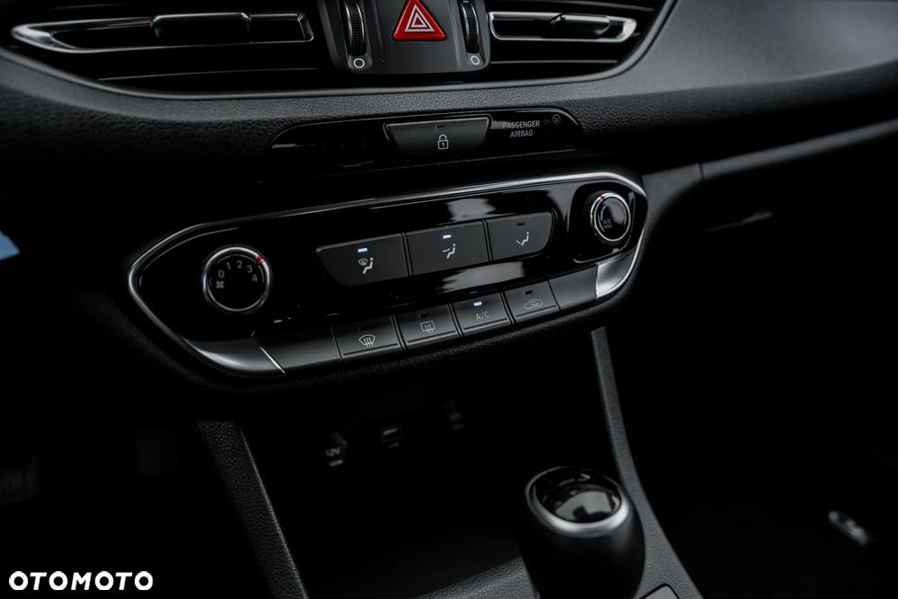 Hyundai i30 1.5 T-GDI 48V Premium DCT - 30