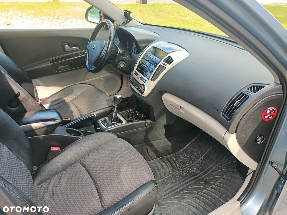Kia Ceed Cee'd 1.6 Comfort + - 10