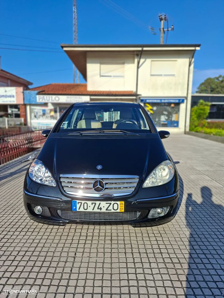 Mercedes-Benz A 150 Elegance Automatic - 36