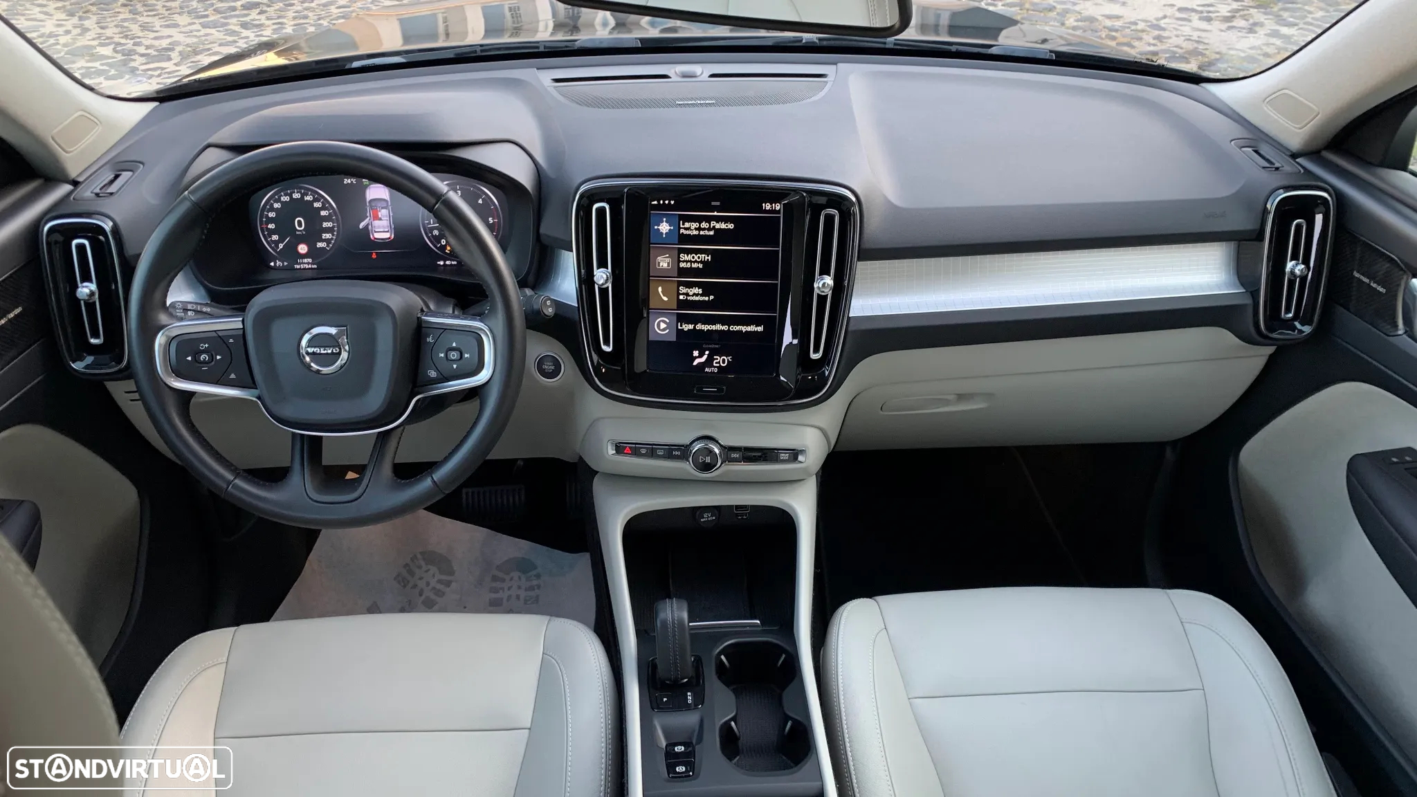 Volvo XC 40 2.0 D3 Momentum Plus Geartronic - 22