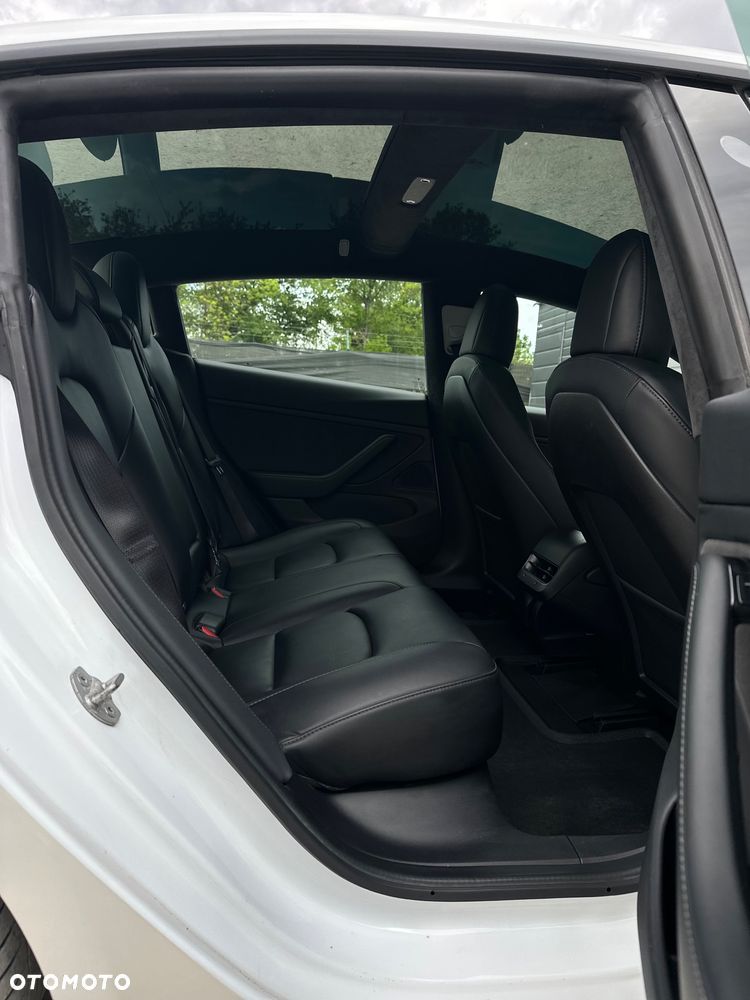 Tesla Model 3 - 21