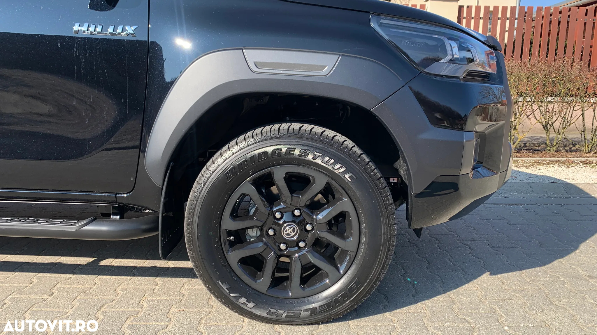 Toyota Hilux 2.8D 204CP 4x4 Double Cab AT MHEV Invincible Color Edition (3E5) - 11