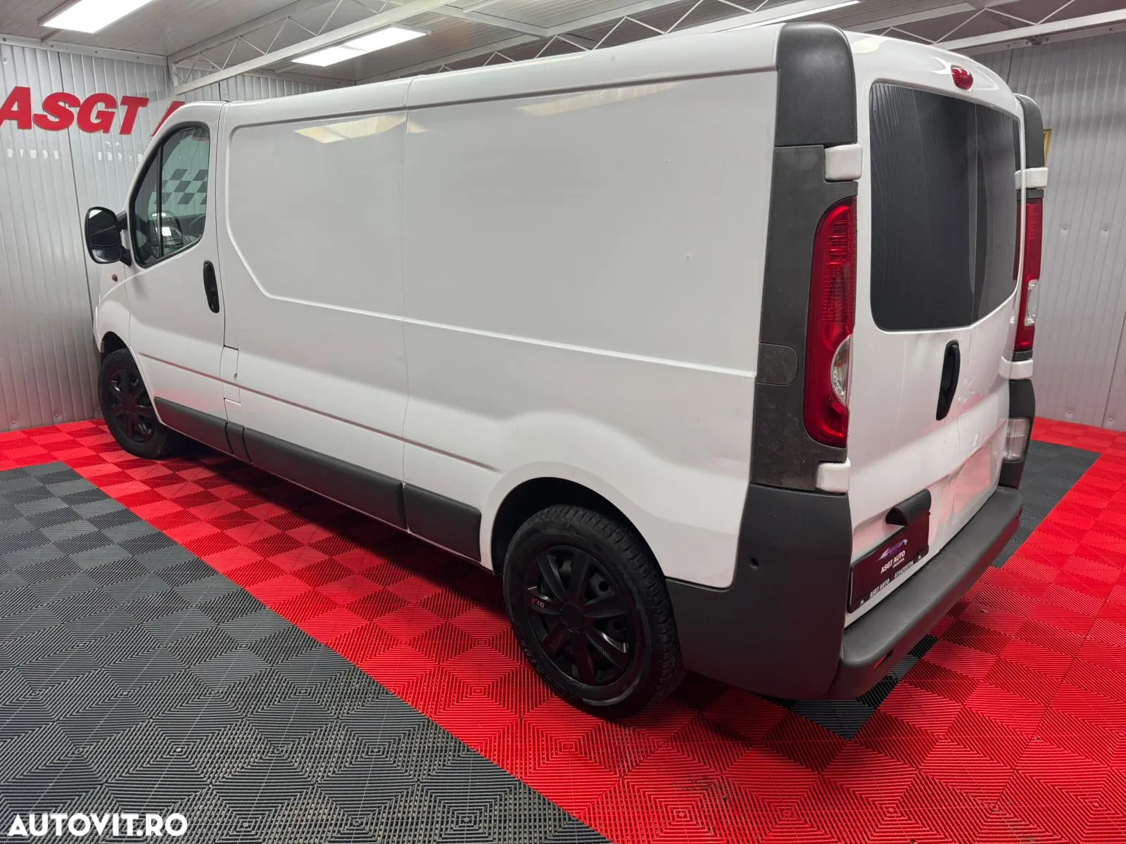 Opel Vivaro - 7