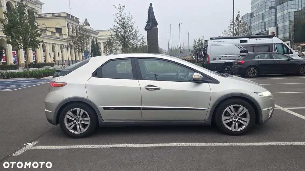 Honda Civic 1.8 Executive - 3