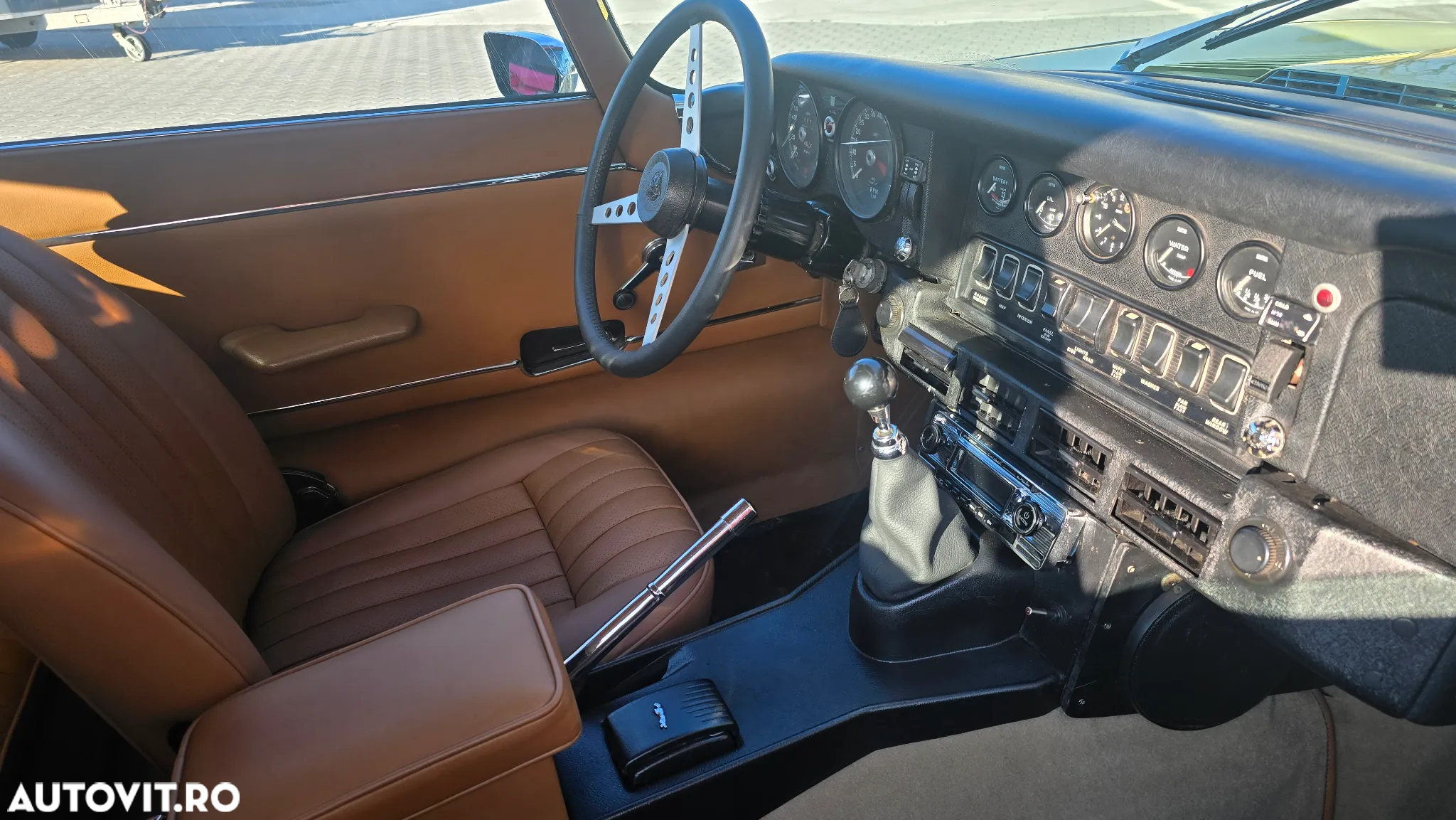 Jaguar E-Type - 10
