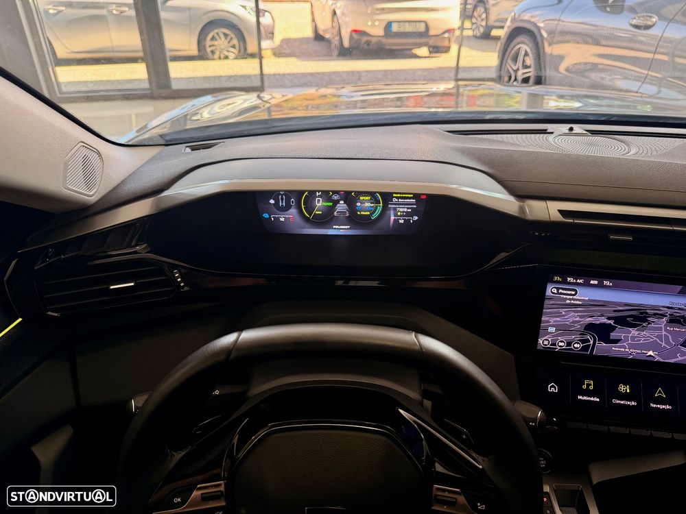 Peugeot 408 1.6 Hybrid Allure e-EAT8 - 23