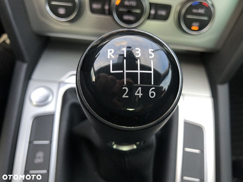 Volkswagen Passat 2.0 TDI BMT Highline - 19