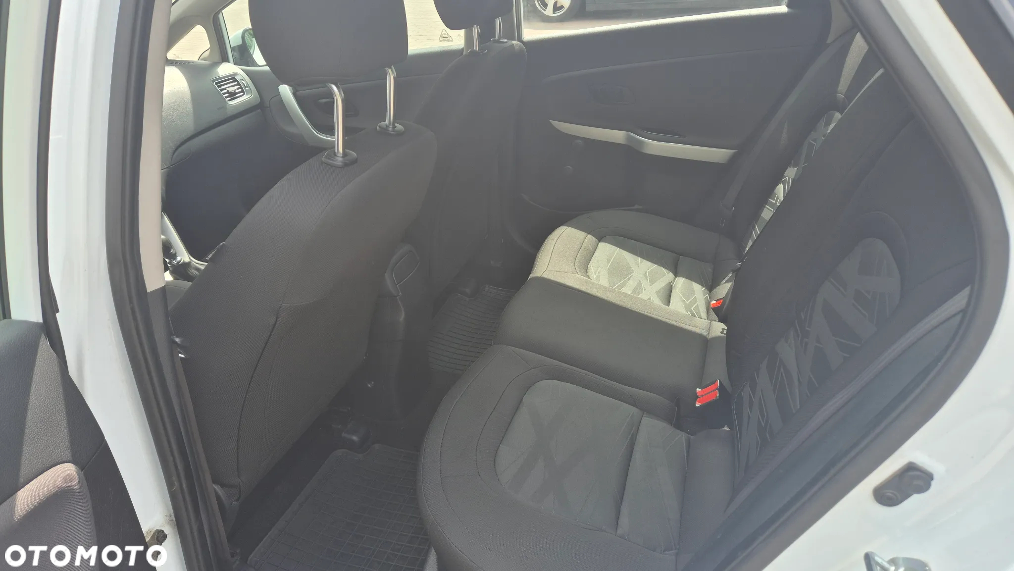 Kia Ceed - 9