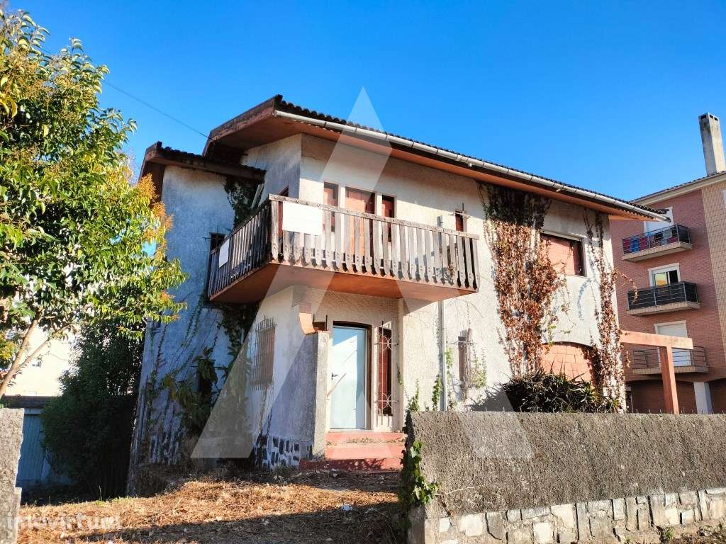 Moradia T4 e 2 lotes de terreno no centro de Albergaria-a-Velha! - Grande imagem: 3/31