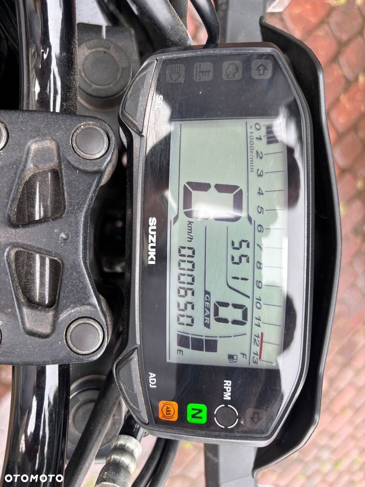 Suzuki GSX - 6