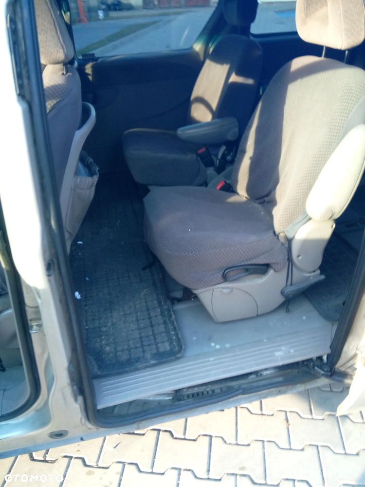 Chrysler Grand Voyager 2.5L CRD SE - 6