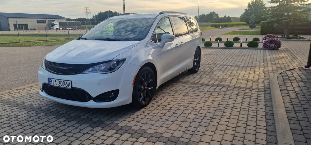 Chrysler Pacifica - 7
