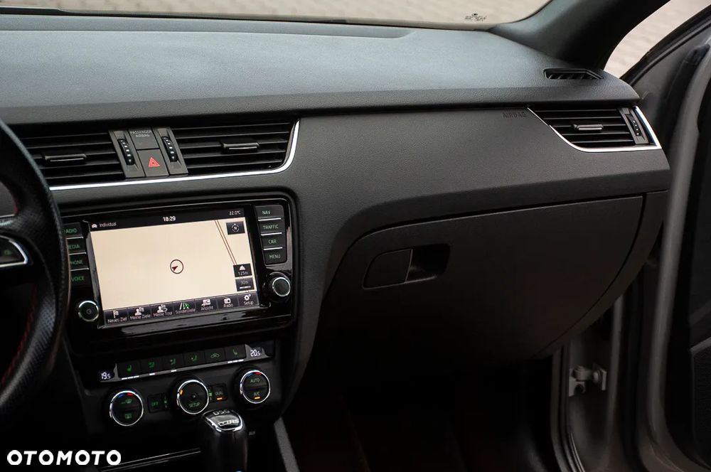Skoda Octavia 2.0 TDI DSG RS - 34