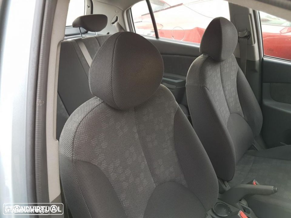 Kia Rio 2007 CRDI para peças - 3