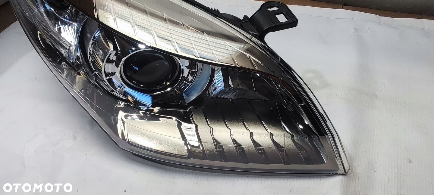 RENAULT MEGANE III LAMPA PRAWA PRZÓD PRZEDNIA BI-XENON 260106239R NOWA - 2