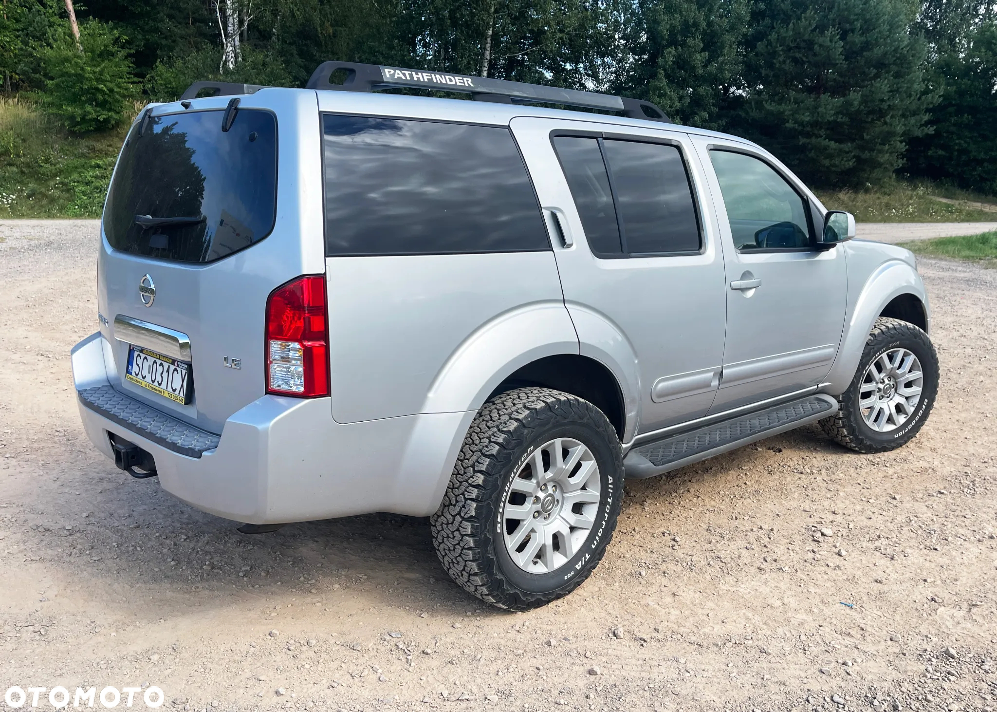 Nissan Pathfinder 4.0 V6 LE - 4