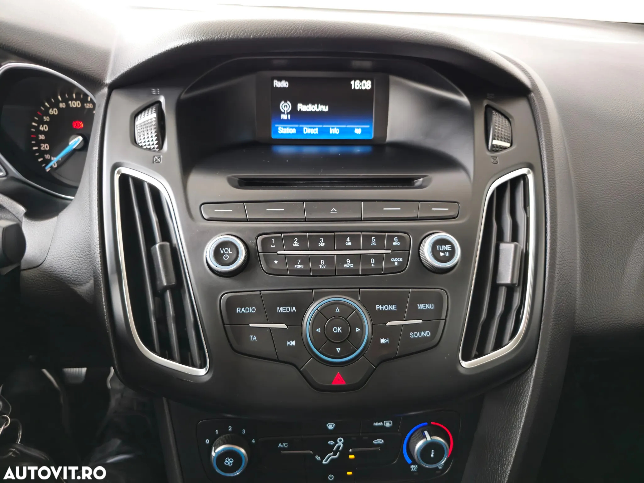 Ford Focus 1.0 EcoBoost Trend - 9