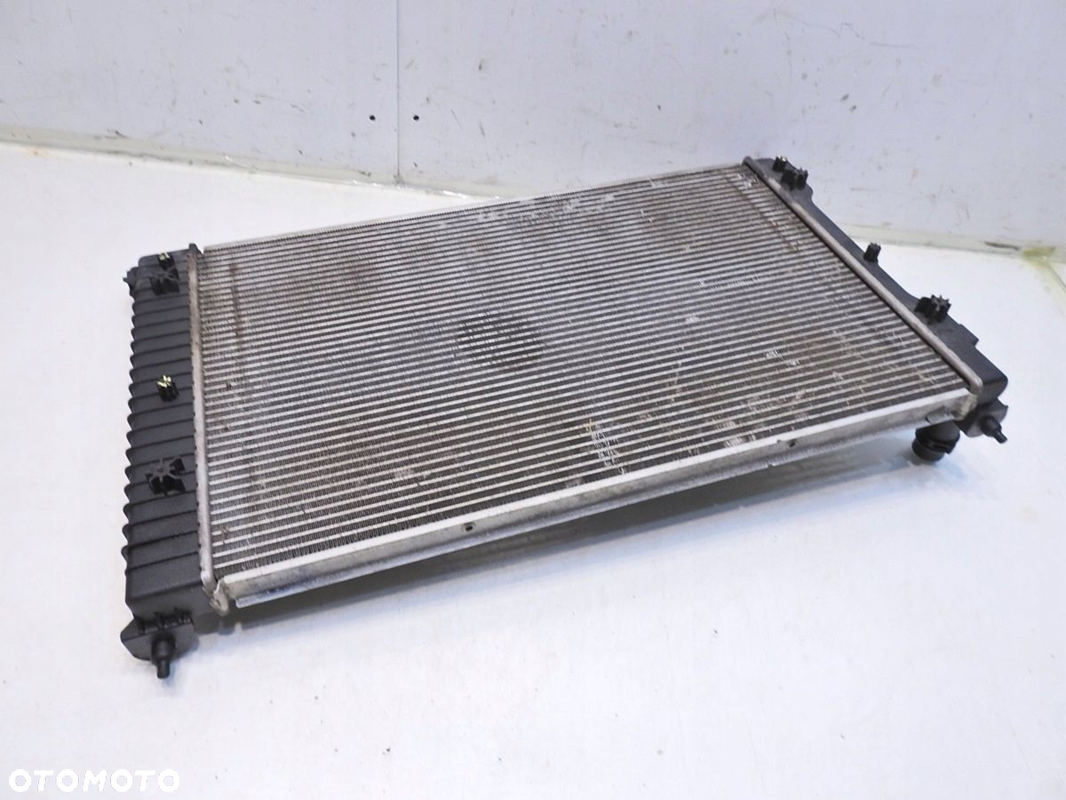 CHŁODNICA WODY AUDI A4 B7 2.0 TFSI 8E0121251AP - 6