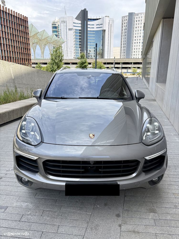 Porsche Cayenne S - 2