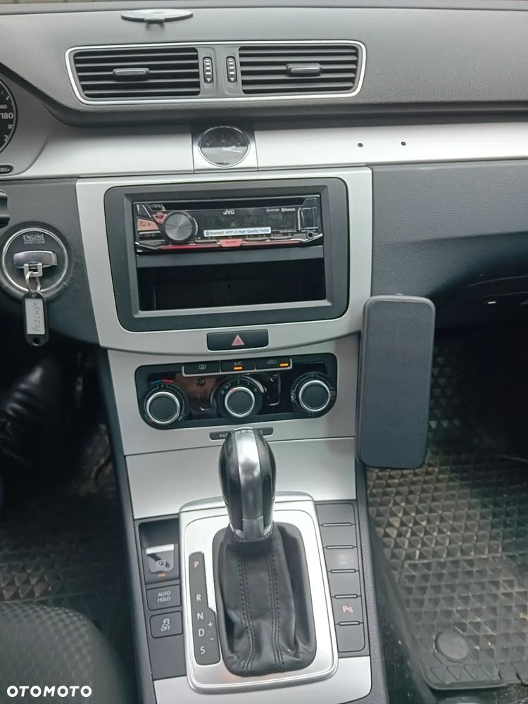 Volkswagen Passat 2.0 TDI DPF Trendline DSG - 13